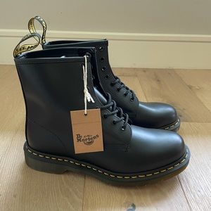 NEW Dr. Marten 1460 Boots Size 10 Smooth